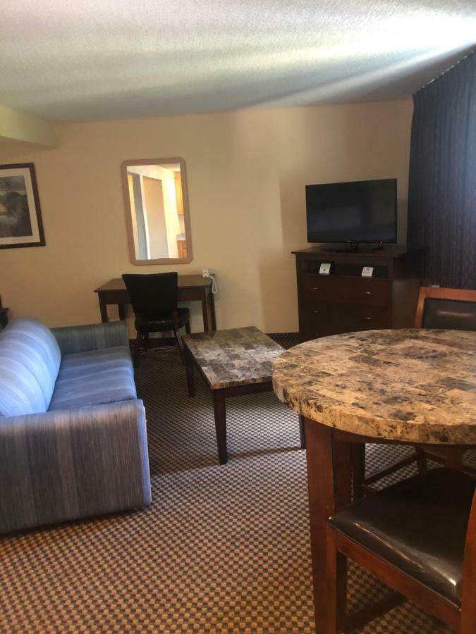 Guesthouse Inn & Suites Eugene/سبرينجفيلد المظهر الخارجي الصورة